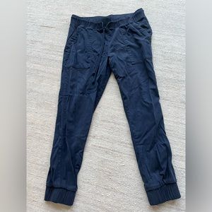 Bella Dahl jogger, size M, dark blue